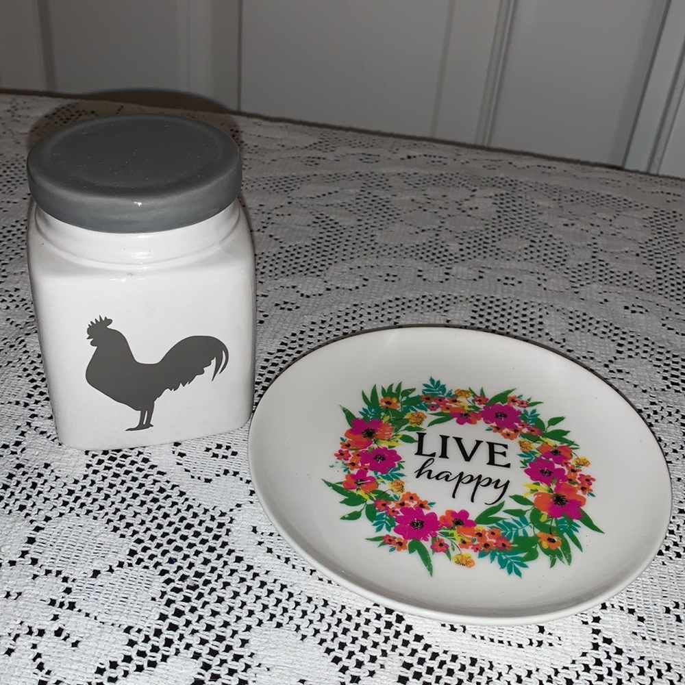 Set of tray and ceramic jar.